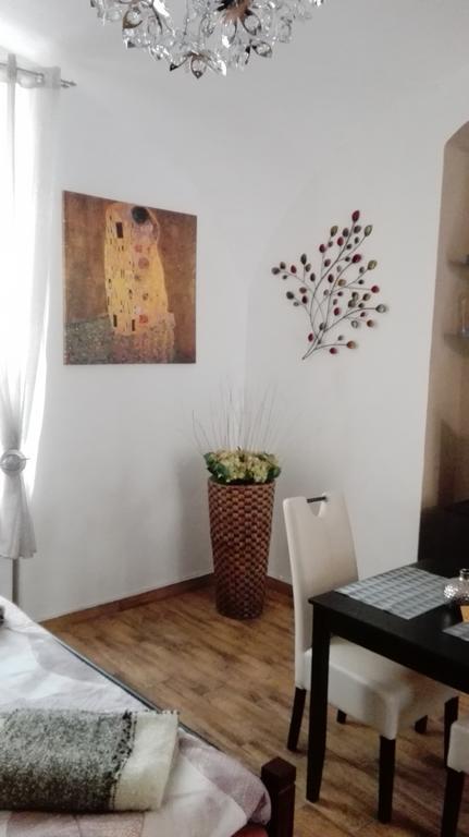 Jakubská 676 *